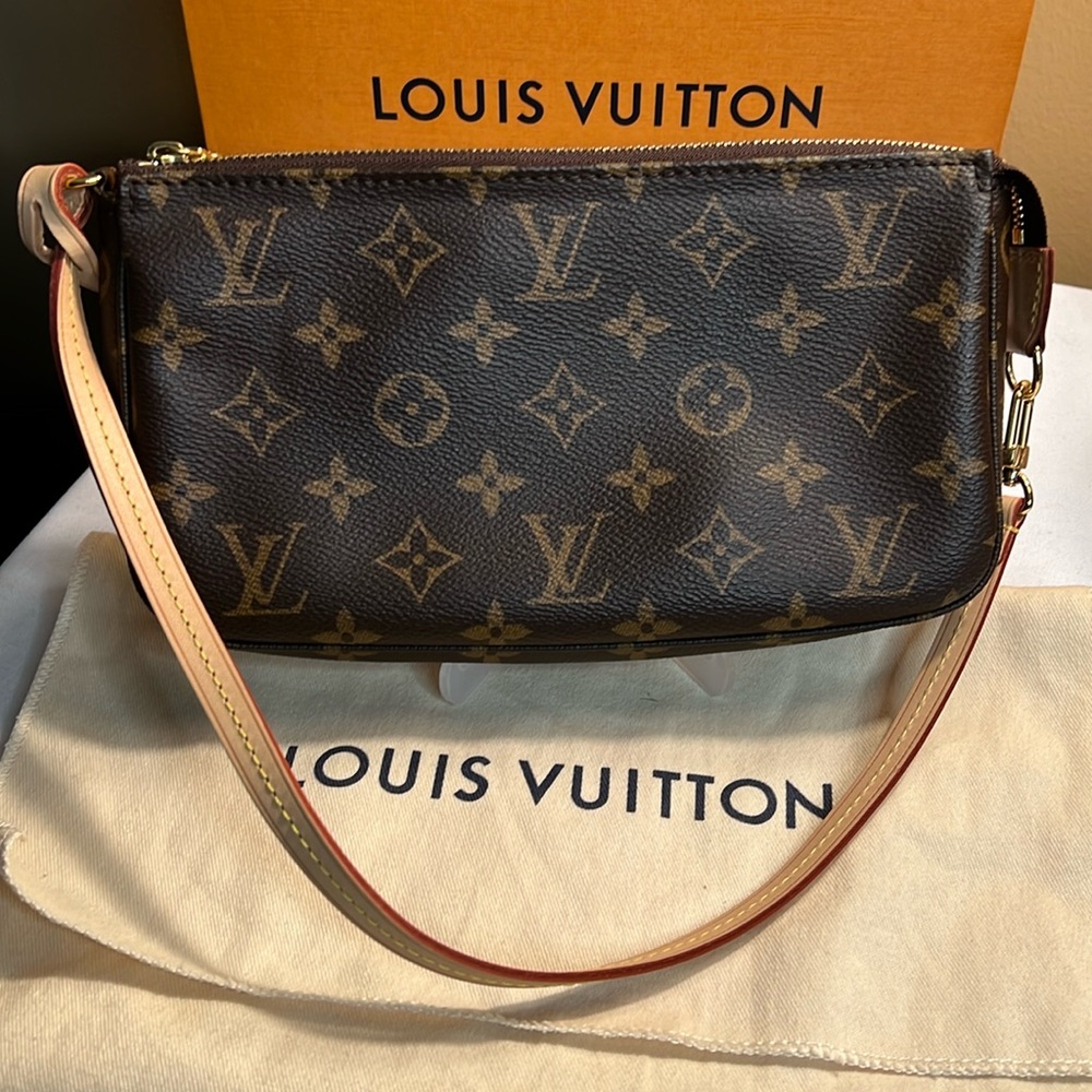 🔥 💯Authentic Pochette Accessoires NM
